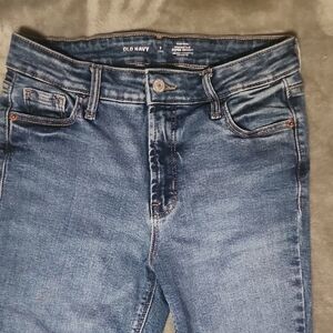 Old Navy Women's High Rise Rockstar super skinny jeans. Size 2 tall
